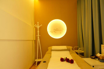 上海静安区日式指压的寂静美学：在按压中听见雪落的声音