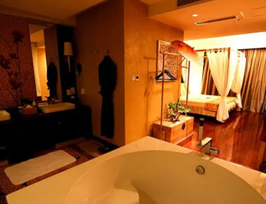 上海静安区养生会所的黄昏恋：当爱情遇上八十岁